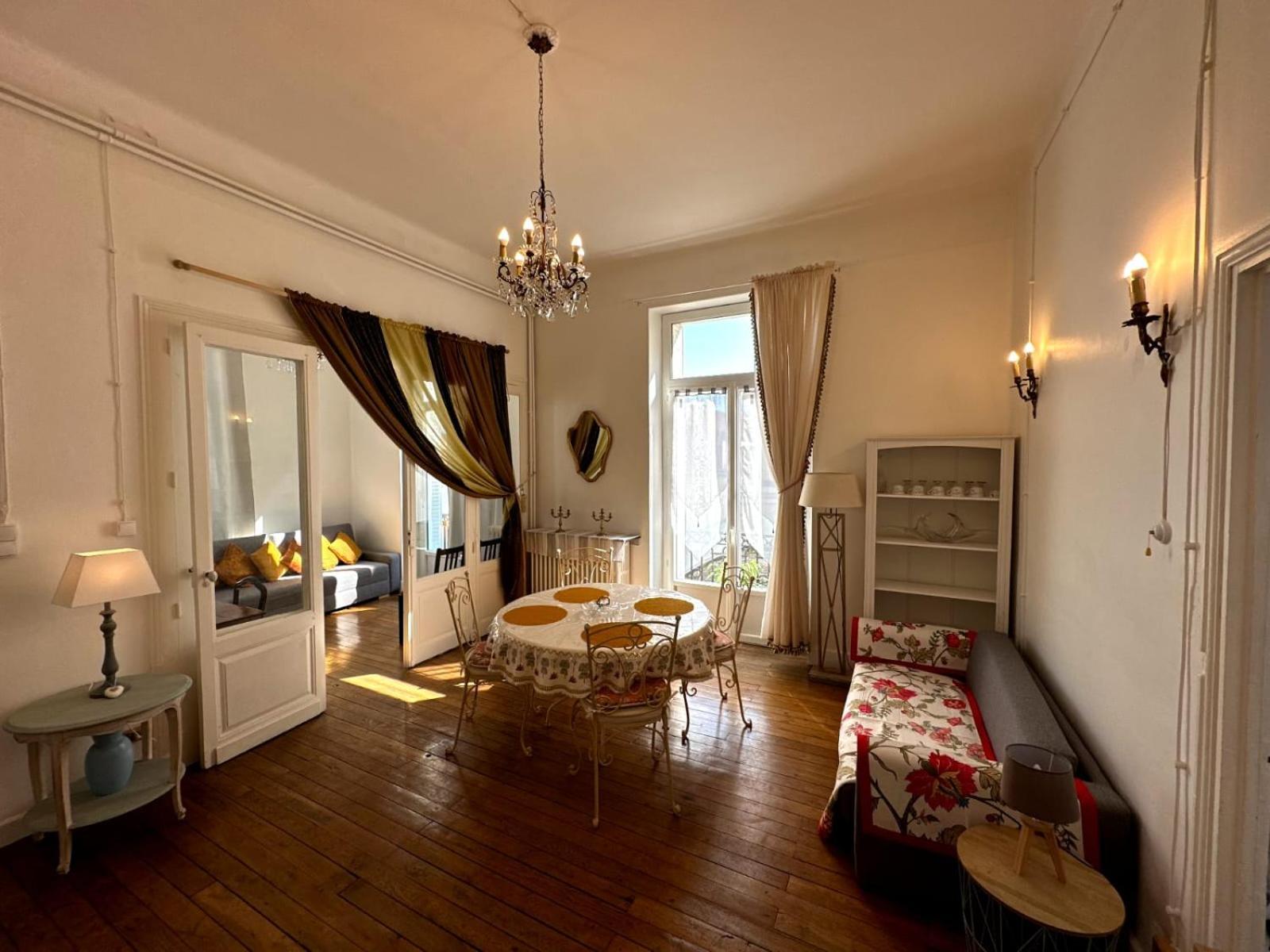 In Historical Center Of Palais Belle Epoque ,international * Vichy